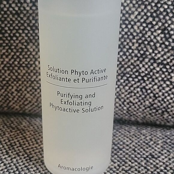 Chantecaille Purifying and Exfoliating Phytoactive Solution 100ML Used - Picture 6 of 8